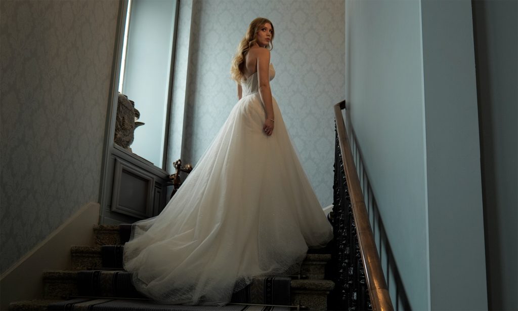 Modele en robe de mariee blanche